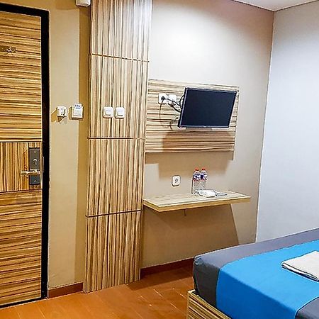 Jabusimo Syariah Redpartner Hotel Jakarta Exterior photo