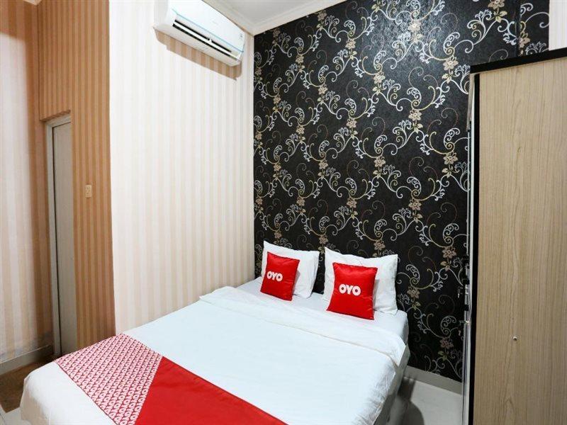 Jabusimo Syariah Redpartner Hotel Jakarta Exterior photo