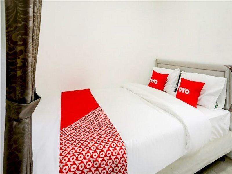Jabusimo Syariah Redpartner Hotel Jakarta Exterior photo